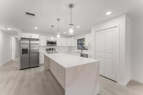 2712 S 17th St, Fort Pierce, FL 34982