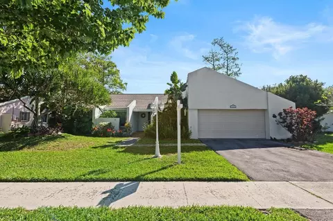 7053 NW 49th, Lauderhill, FL 33319