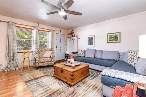 810 Lake Shore Dr #25, West Palm Beach, FL 33403
