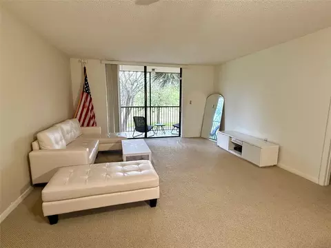 5550 NW 44 #212B, Lauderhill, FL 33319
