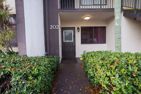 202 E Laurel Dr #1202, Margate, FL 33063