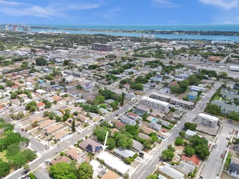1035 Grant, West Palm Beach, FL 33407