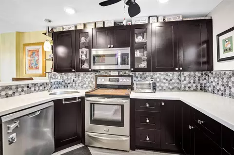 111 Royal Park #2E, Oakland Park, FL 33309