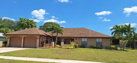2457 SE Gowin Dr, Port Saint Lucie, FL 34952