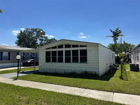 720 NW 214th Ave, Pembroke Pines, FL 33029