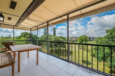 6010 S Falls Circle Dr #415, Lauderhill, FL 33319