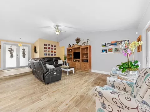6440 NW 201st Ter, Hialeah, FL 33015