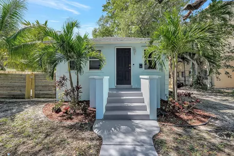 930 NE 132nd St, North Miami, FL 33161