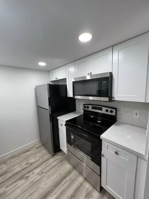 Undisclosed, Pembroke Pines, FL 33027