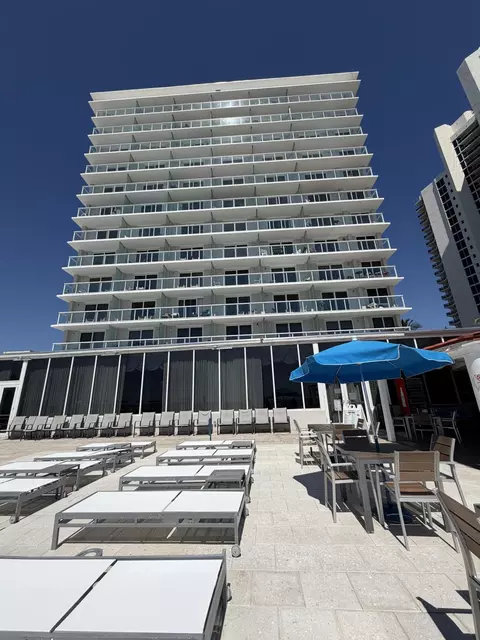 19201 Collins Ave, Sunny Isles Beach, FL 33160