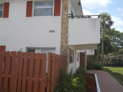 206 SW 1 #2, Pompano Beach, FL 33060