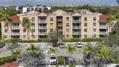 529 E Sheridan St #108, Dania Beach, FL 33004