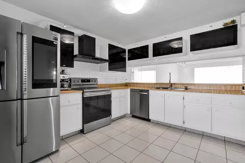 8000 Hampton Blvd #301, North Lauderdale, FL 33068