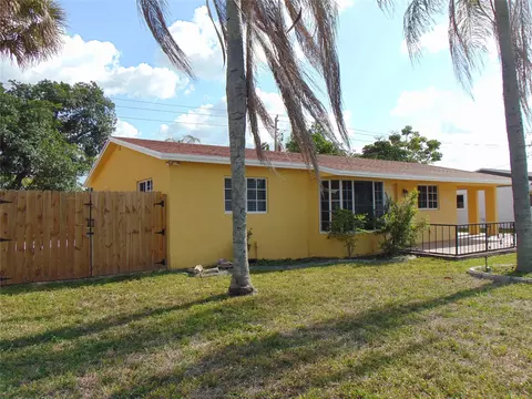 6512 NW 9th St, Margate, FL 33063
