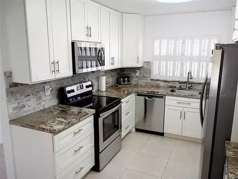 9481 Sunrise Lakes Blvd #307, Sunrise, FL 33322