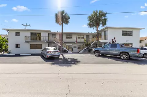 1907 NE 4th St #4, Deerfield Beach, FL 33441
