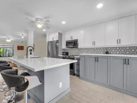 1521 NW 113th Ter, Pembroke Pines, FL 33026