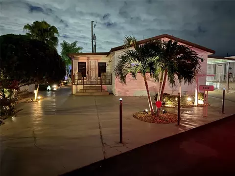 8532 SW 15th, Davie, FL 33324