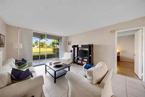 2601 S S Crse #108, Pompano Beach, FL 33069