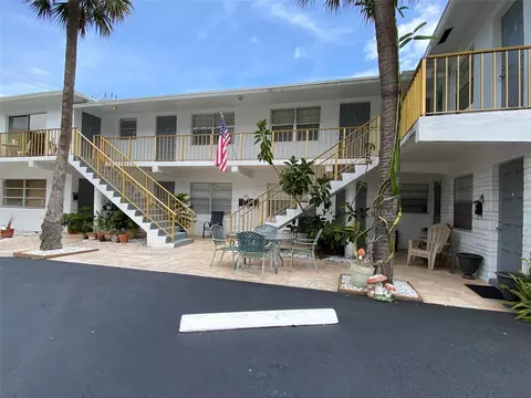 1907 NE 4th St #5, Deerfield Beach, FL 33441