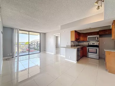 724 Executive Center Dr #32, West Palm Beach, FL 33401