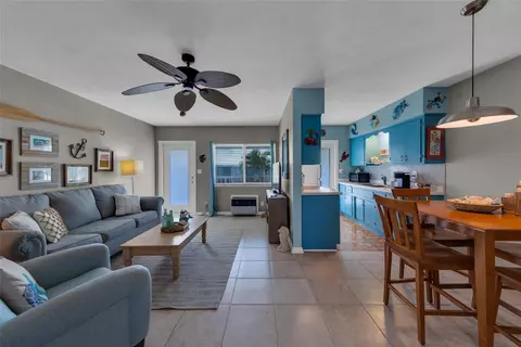11 SW 4th Ave #11, Boca Raton, FL 33432