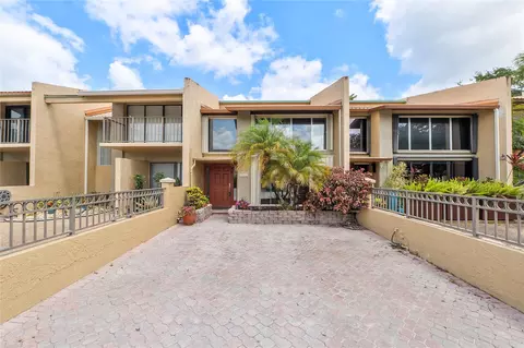 701 E Coco Plum Cir #4, Plantation, FL 33324