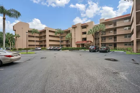 9510 Seagrape Dr #301, Davie, FL 33324