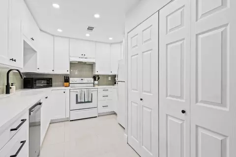8059 SW 17th #5-4, Davie, FL 33324