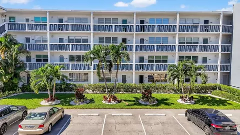 2005 Berkshire A #2005, Deerfield Beach, FL 33442