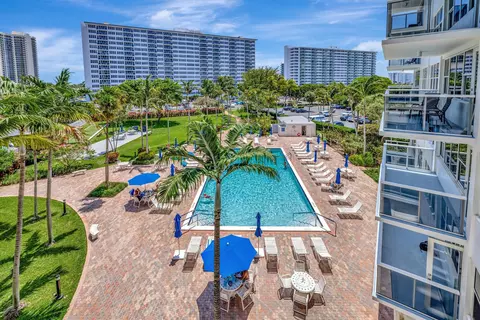 3300 NE 36th St #420, Fort Lauderdale, FL 33308