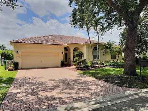 10370 NW 52nd St, Coral Springs, FL 33076