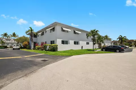 2120 NE 42nd St #6A, Lighthouse Point, FL 33064
