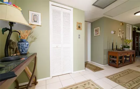 545 Oaks Ln #310, Pompano Beach, FL 33069
