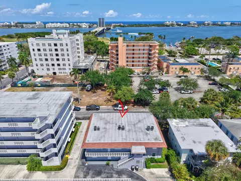 17 S Lakeside Dr #5, Lake Worth Beach, FL 33460