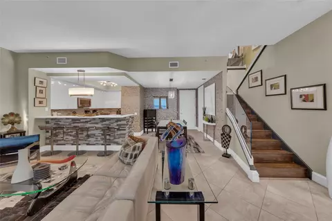 2601 NE 14th Ave #112, Wilton Manors, FL 33334
