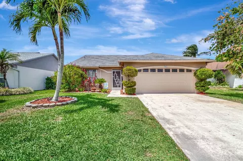 5065 Arbor Gln, Lake Worth, FL 33463