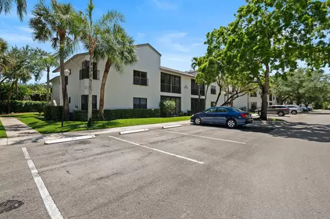 4689 NW 22nd St #4689, Coconut Creek, FL 33063
