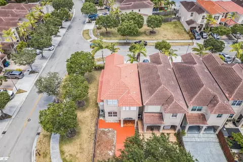 15432 SW 9th Way, Miami, FL 33194