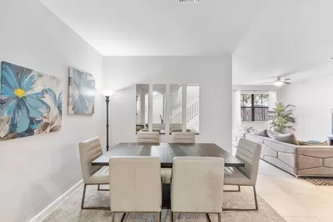 8433 Blue Cv #8433, Parkland, FL 33076