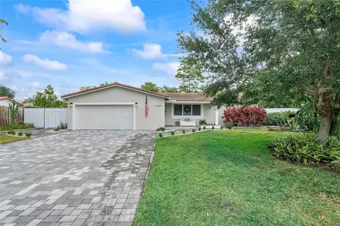 4209 NW 75th Ave, Coral Springs, FL 33065