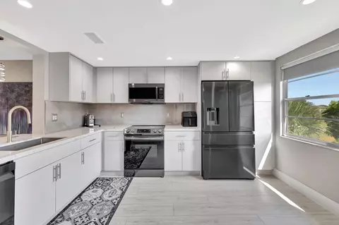 3203 Portofino Pt #O4, Coconut Creek, FL 33066