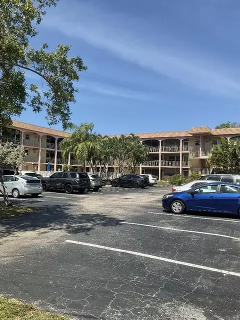 100 SE 6th Ave #206, Pompano Beach, FL 33060