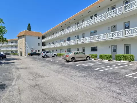 3506 NW 49th #416, Lauderdale Lakes, FL 33319