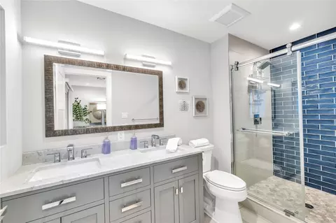 Bath - 2120 NE 34th Ct, Lighthouse Point, FL 33064 photo 1 of 3