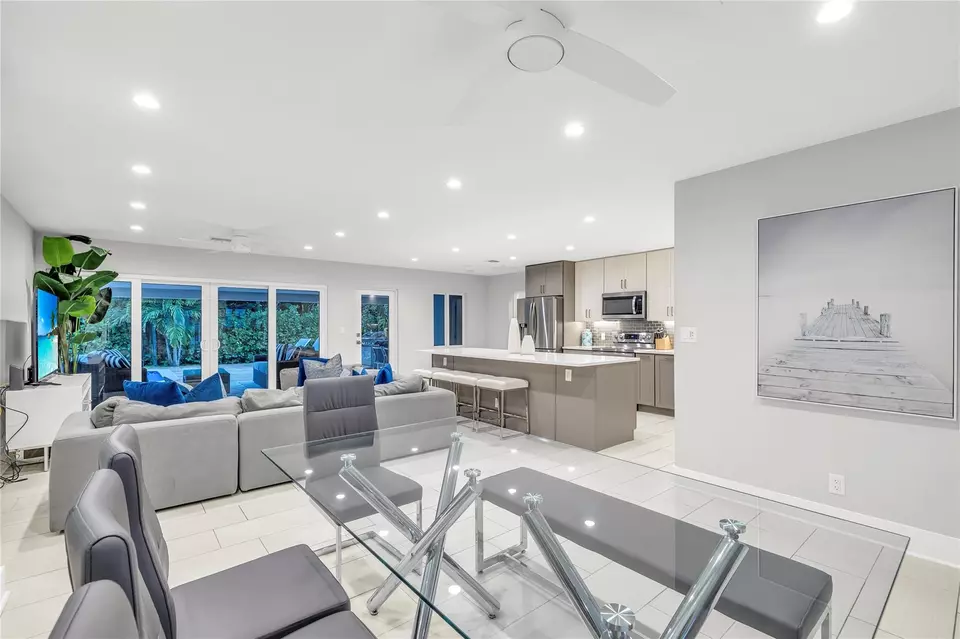 Dining - 2120 NE 34th Ct, Lighthouse Point, FL 33064 photo 1 of 2