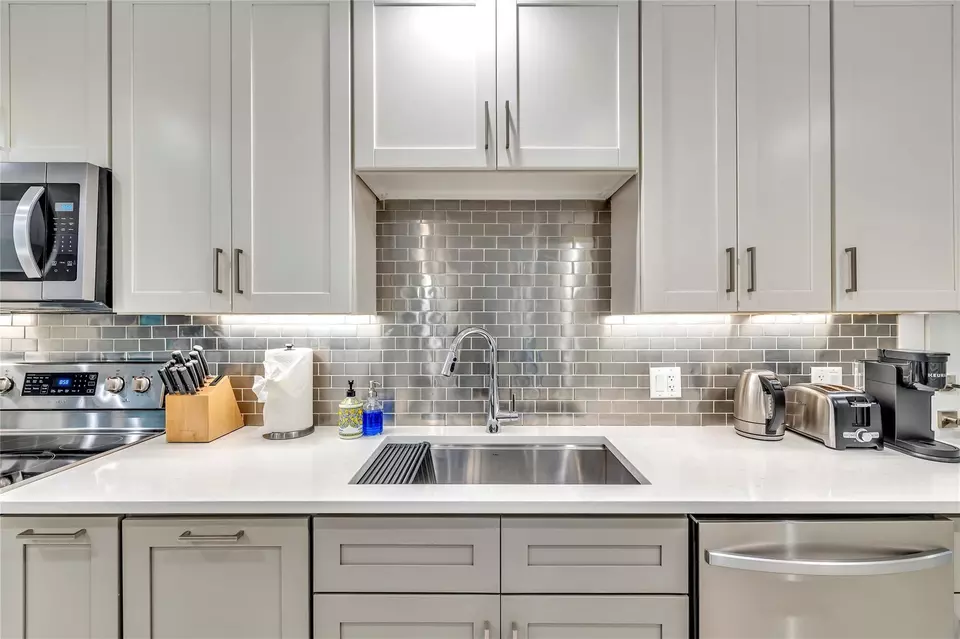 Kitchen - 2120 NE 34th Ct, Lighthouse Point, FL 33064 photo 6 of 6