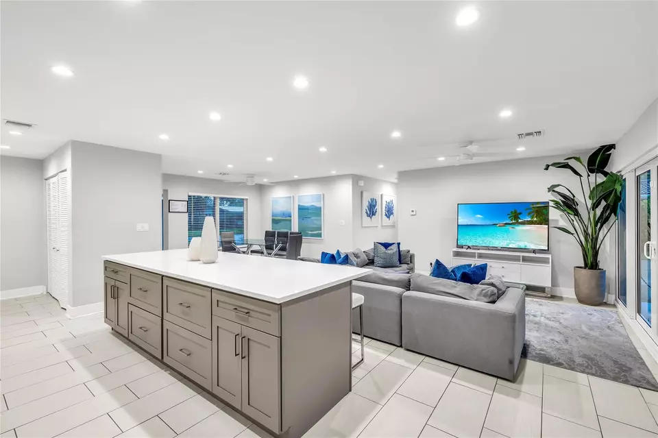 Kitchen - 2120 NE 34th Ct, Lighthouse Point, FL 33064 photo 4 of 6