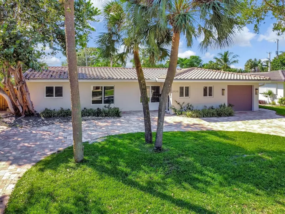 Exterior - 2120 NE 34th Ct, Lighthouse Point, FL 33064 photo 1 of 4