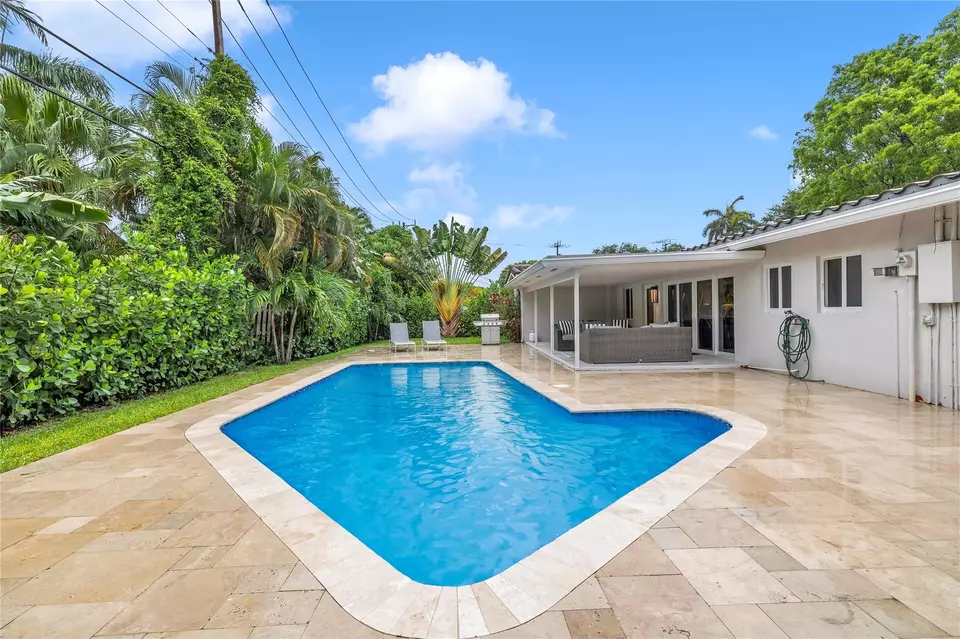 Exterior - 2120 NE 34th Ct, Lighthouse Point, FL 33064 photo 3 of 4